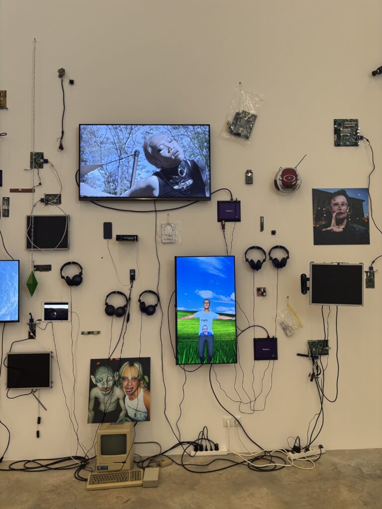 L’art contemporain à corps perdu : les futurs profs-doc s’essaient à la médiation au FRAC